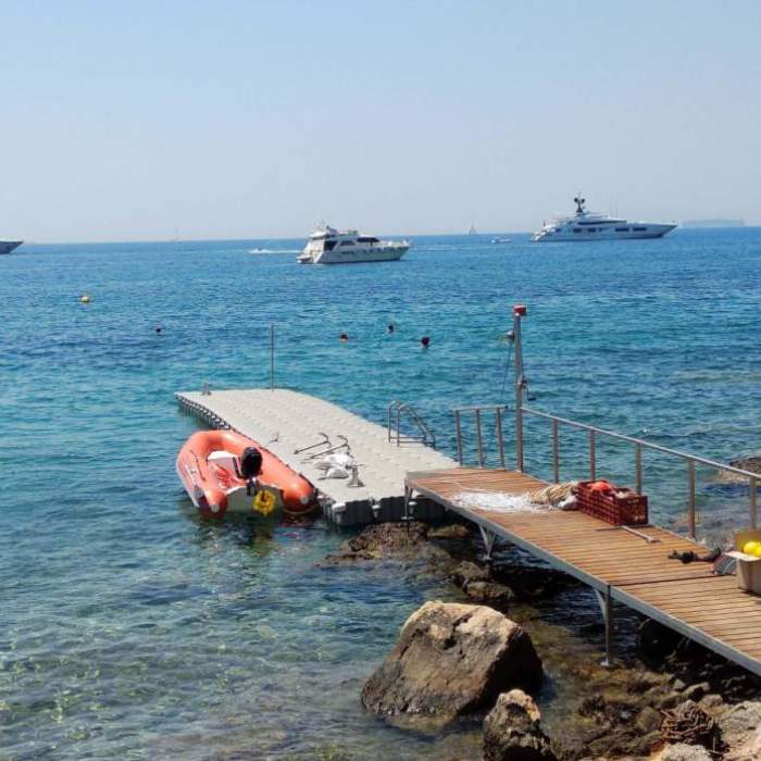 Vouliagmeni - Magic Float Greece Floating docks pontoons, marine ...